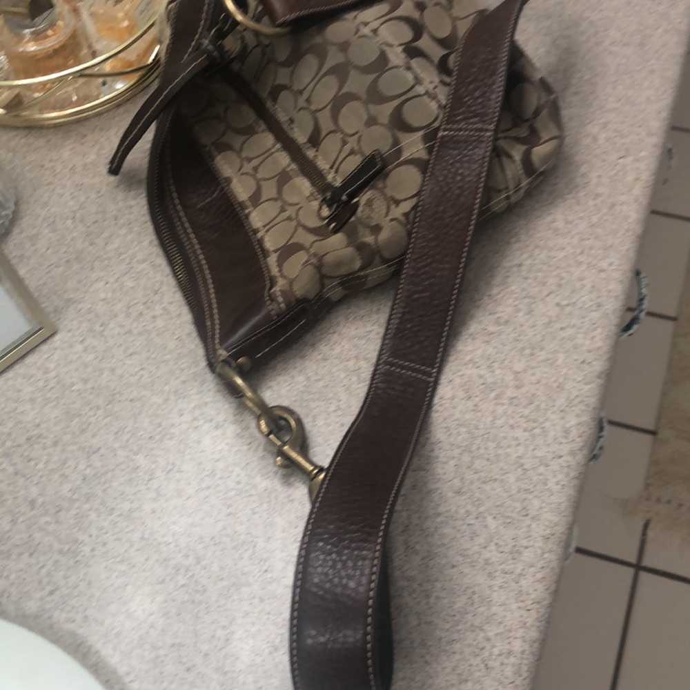 Coach purse - Picture 4 of 8